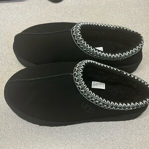 Tasman Uggs (Size 9)